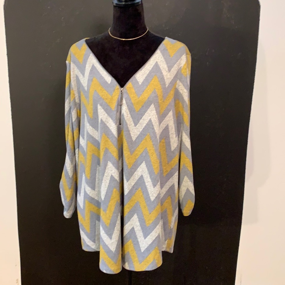 2x Messini v neck (Never worn)